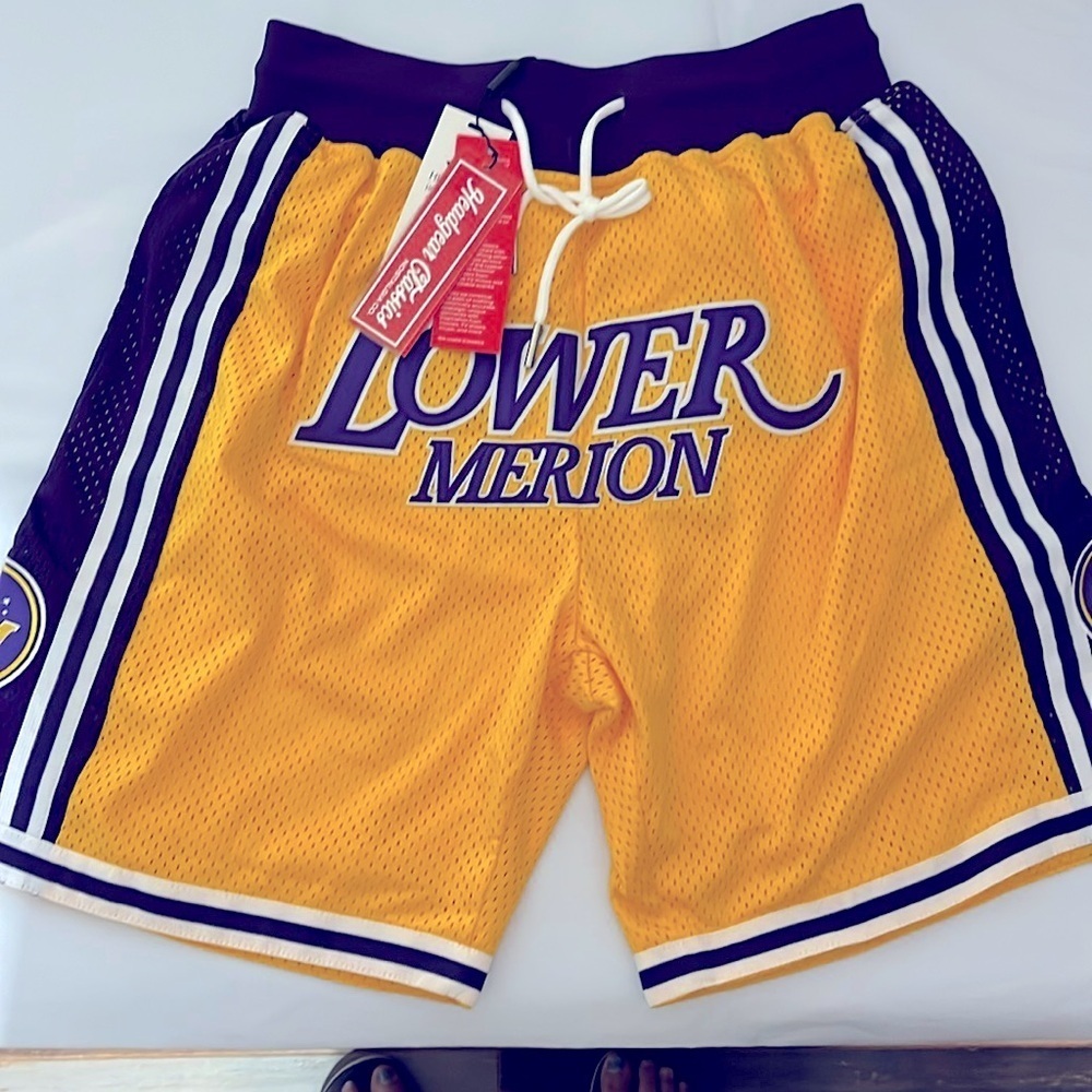 Headgear Kobe # 33 classic athletic shorts jersey. Size XS
